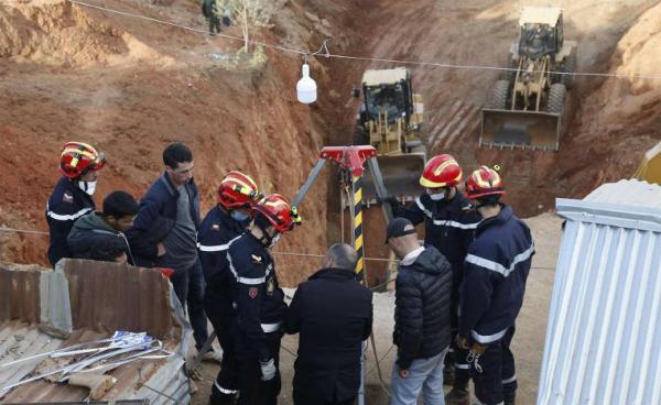 إعلامي عربي يُشيد بجهود فرق الانقاذ المغربية ويُشجعها ويصف عملها بالمحترف